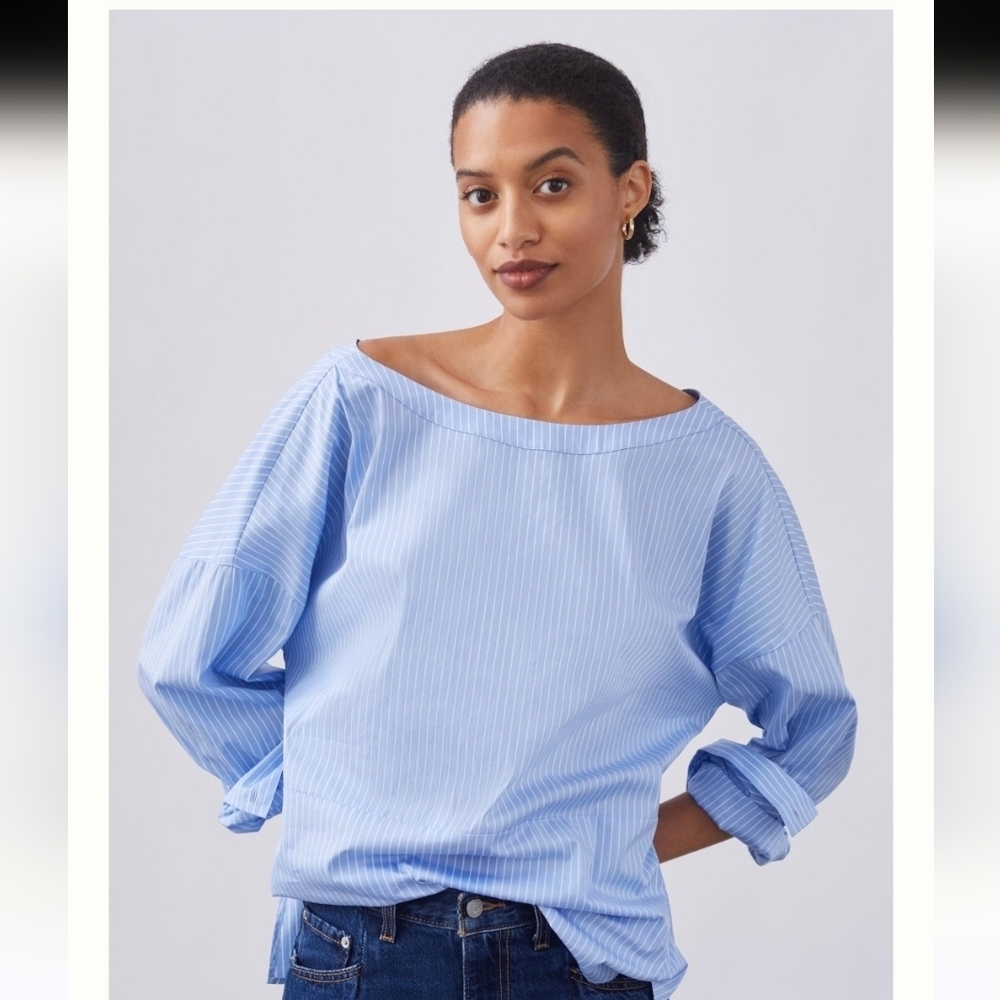 Anthropologie Harshman button back blouse in subtle pinstripe blue motif Small